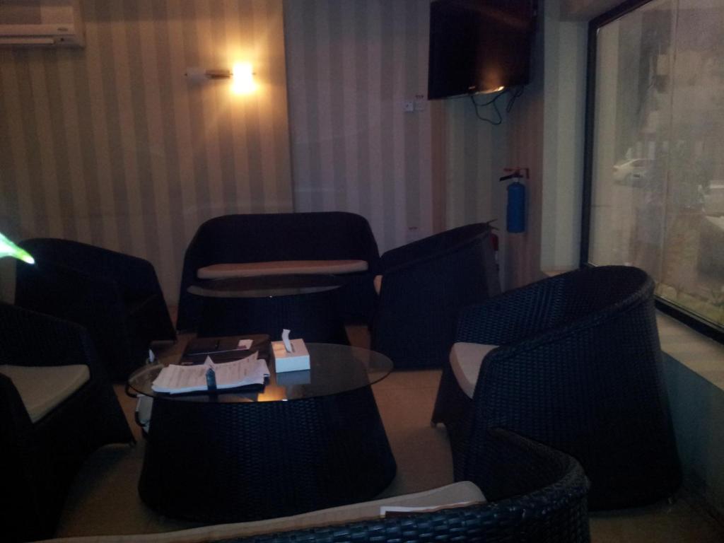 Omar Al Khayam Hotel Manama Exterior photo
